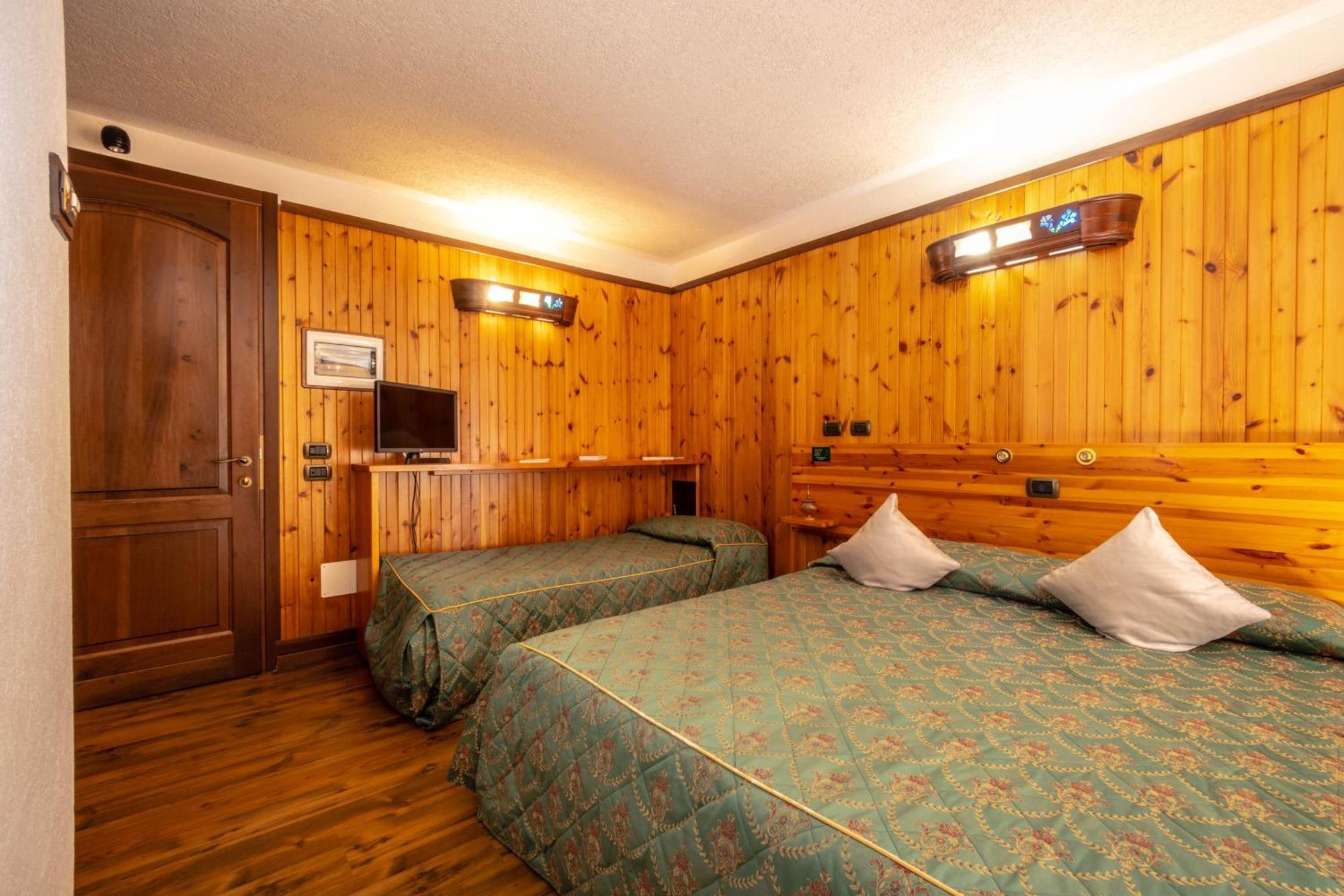 Hotel Bouton D'Or - Cogne Exterior foto