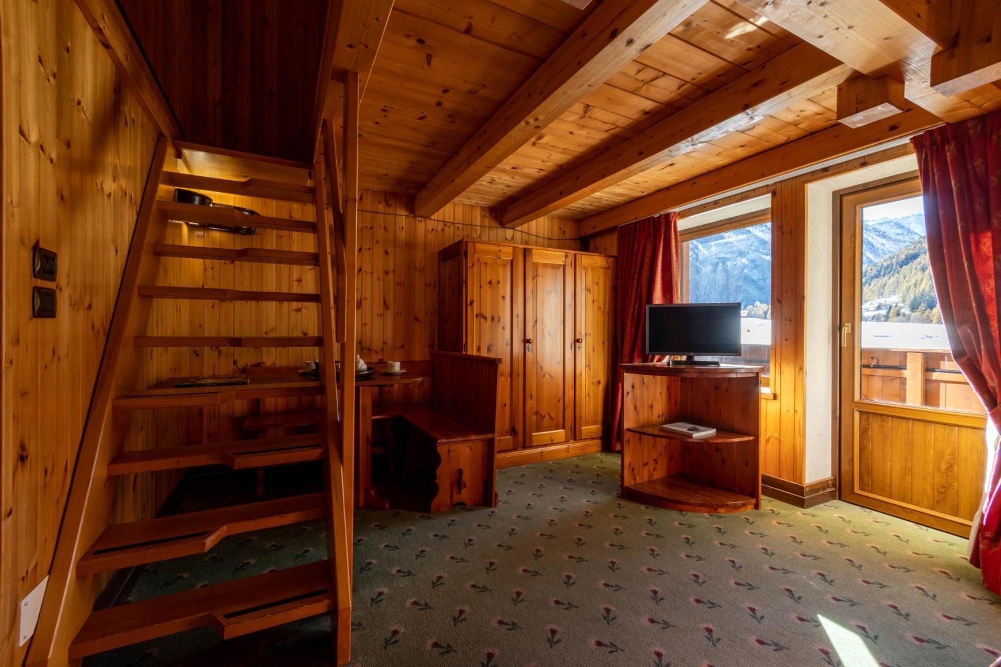 Hotel Bouton D'Or - Cogne Exterior foto
