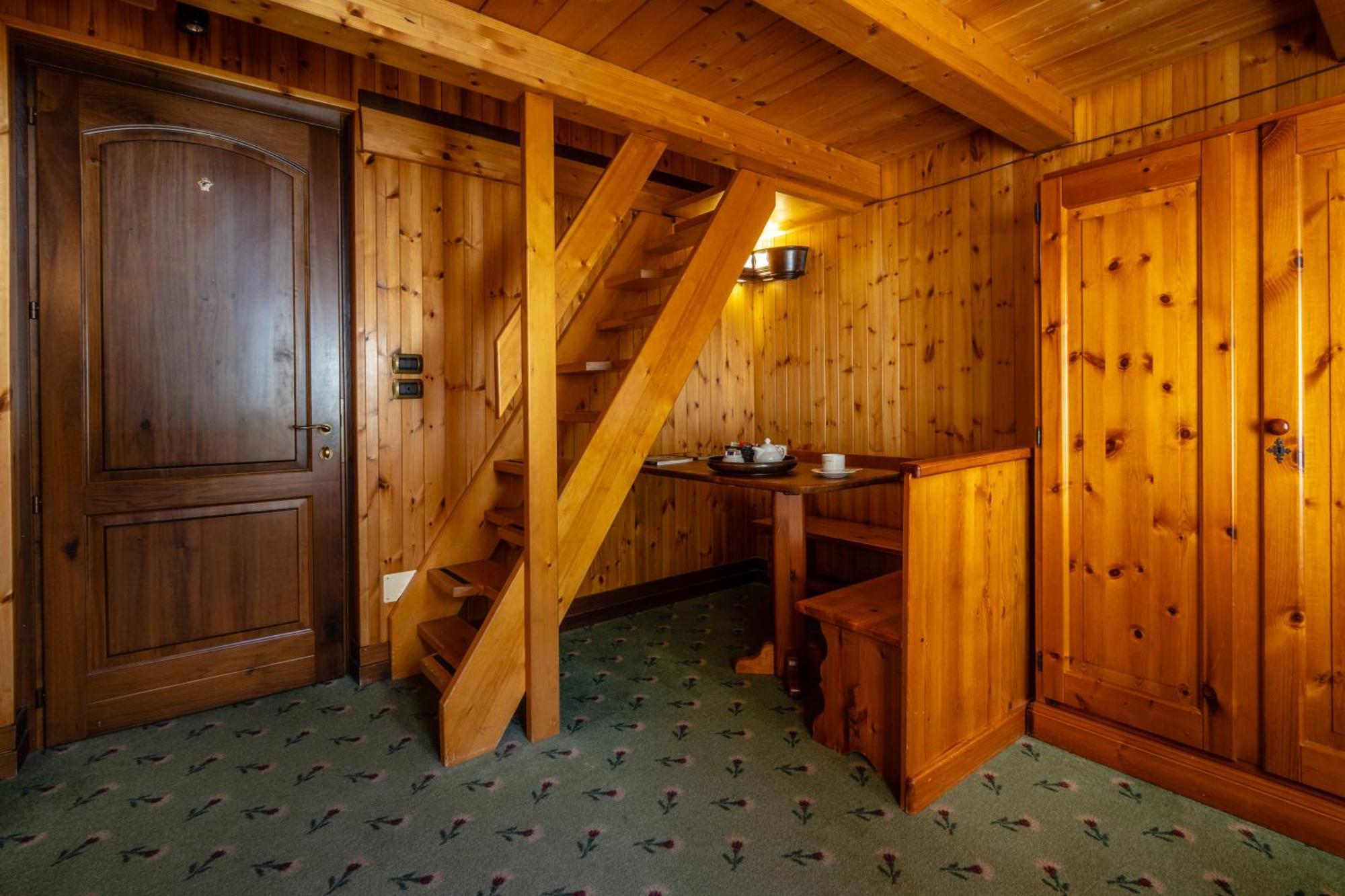 Hotel Bouton D'Or - Cogne Exterior foto