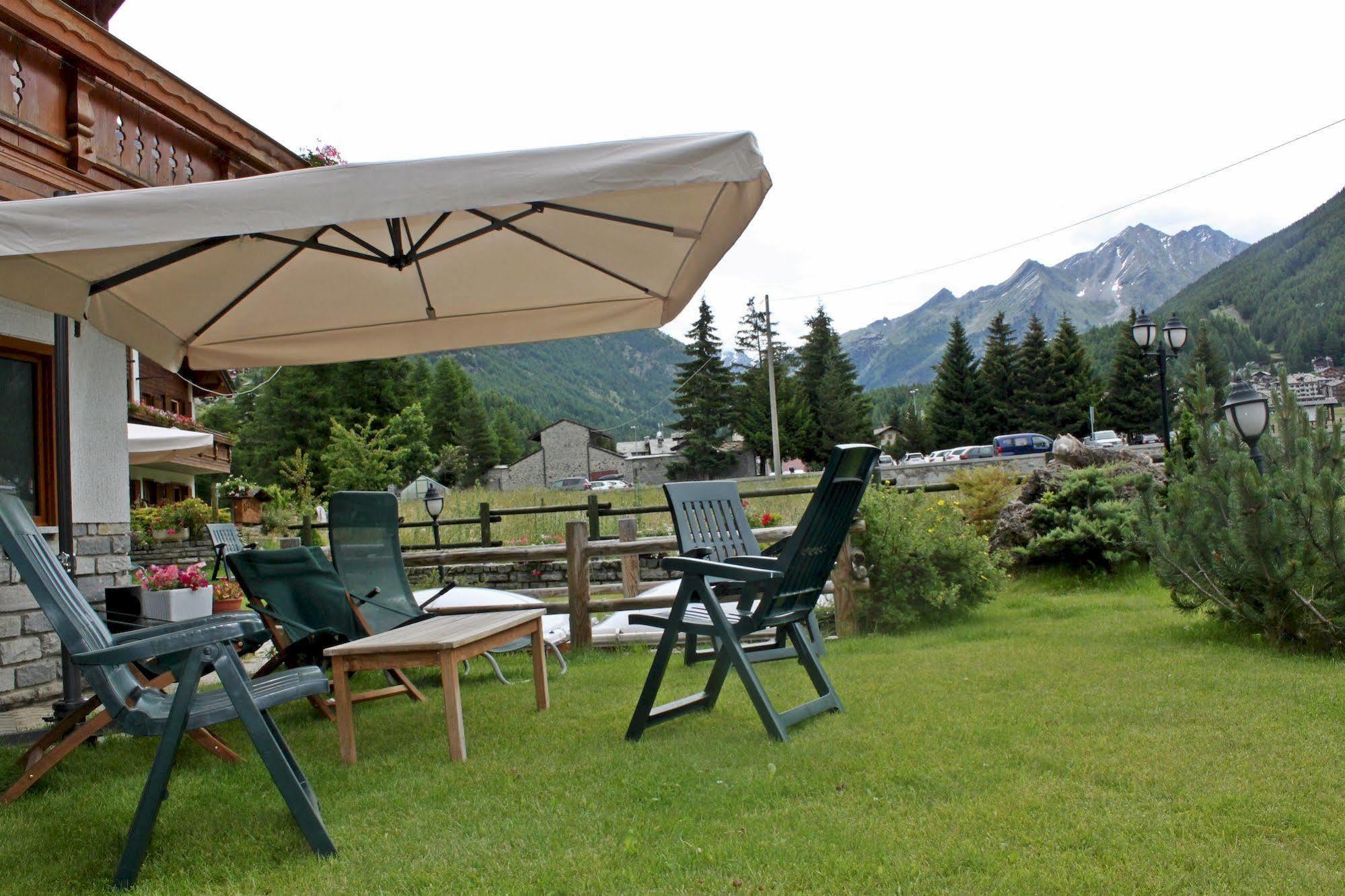 Hotel Bouton D'Or - Cogne Exterior foto